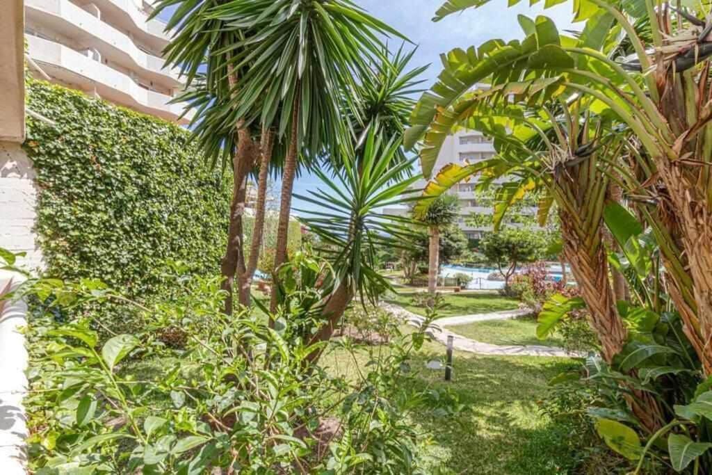 797 Holiday Rentals- Precioso Piso Con Vistas Al Jardin En Benalbeach Benalmádena Exteriör bild