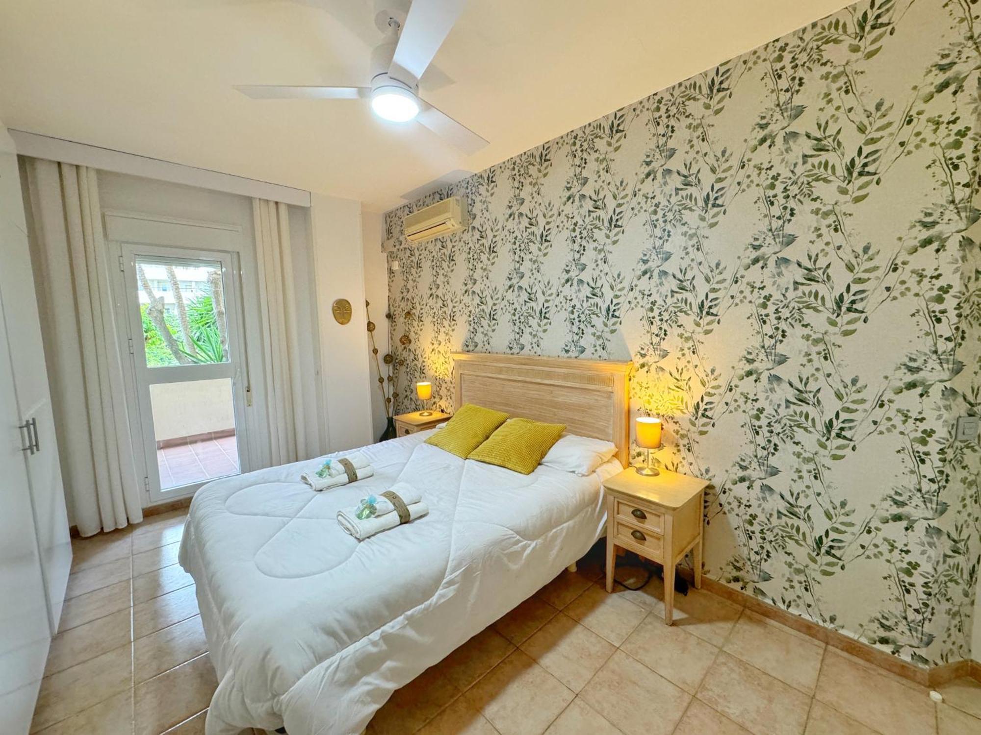 797 Holiday Rentals- Precioso Piso Con Vistas Al Jardin En Benalbeach Benalmádena Exteriör bild